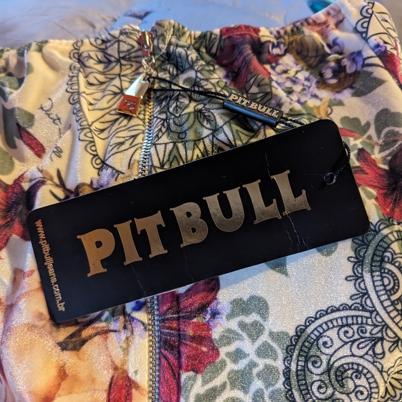 Pit Bull Jeans cropped velvet top w/built in bra cups - Picture 12 of 13